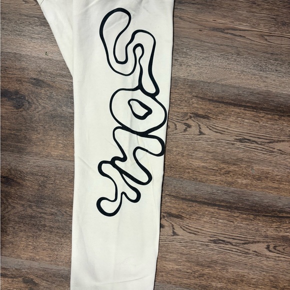 Olivia Rodrigo Cream ‘Sour’ Sweatpants - Picture 4 of 5